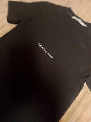 Camiseta Calvin Klein Jeans Negra Mujer