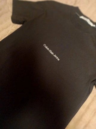 Camiseta Calvin Klein Jeans Negra Mujer