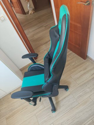 Silla Gaming Nacon Negra y Turquesa