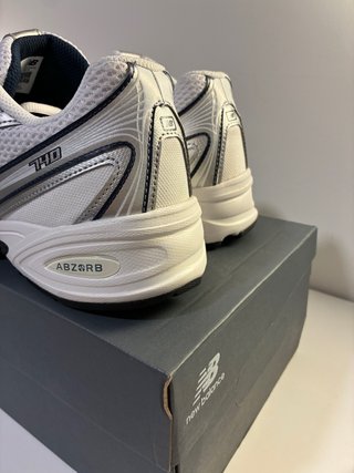 New Balance 740 Plata y Blanco