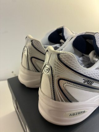 New Balance 740 Plata y Blanco