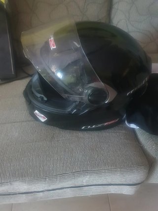 Casco de moto LS2 negro
