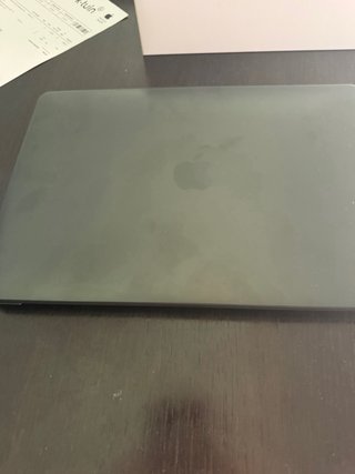 MacBook Air M1 · 8 GB · 256 GB · COMO NUEVO · 8 CI