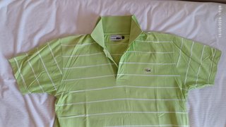 Polo Lacoste verde con rayas blancas
