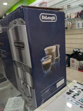 De'Longhi Dedica EC685.M Cafetera Espresso Inox
