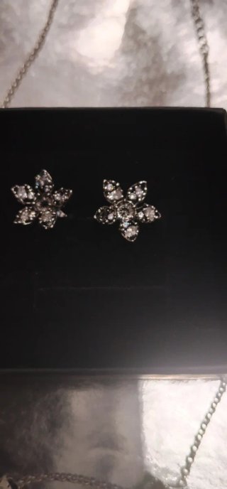 Conjunto Stranger Things collar y pendientes
