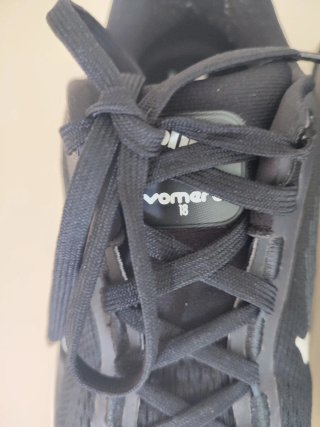 Zapatillas Nike Vomero 18 Negro/Blanco