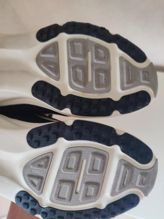 Zapatillas Nike Vomero 18 Negro/Blanco
