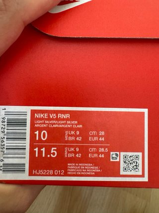 Zapatillas Nike Plata y Blanco