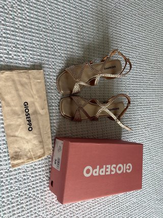 Sandalias Gioseppo doradas trenzadas