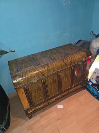 Baúl antiguo madera y metal bien conservado