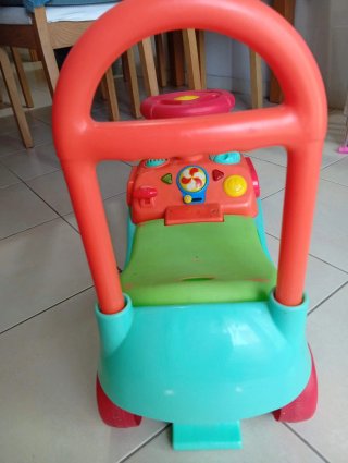 Correpasillos infantil con manillar y volante