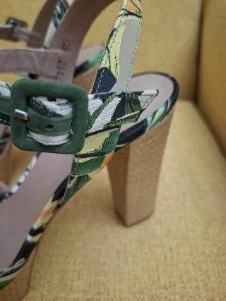 Sandalias Gloria Ortiz Estampado Tropical Talla 40