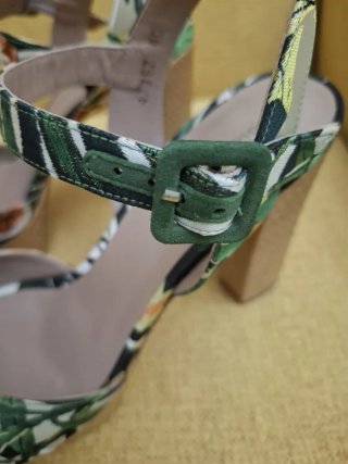 Sandalias Gloria Ortiz Estampado Tropical Talla 40