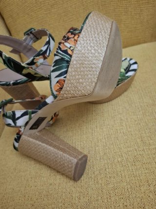 Sandalias Gloria Ortiz Estampado Tropical Talla 40