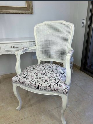 Silla antigua restaurada estilo francés
