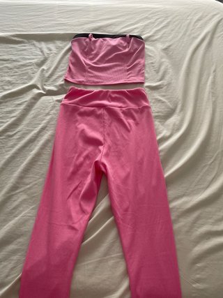 Conjunto top y pantalón de malla rosa