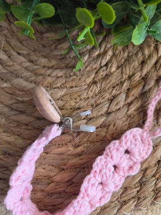 Chupetero crochet rosa