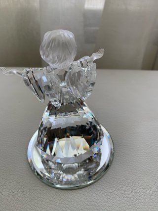 Figura Swarovski Ángel 2002 con peana espejo