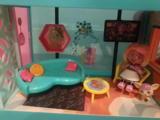 Casa Kookyloos con muñecas y accesorios