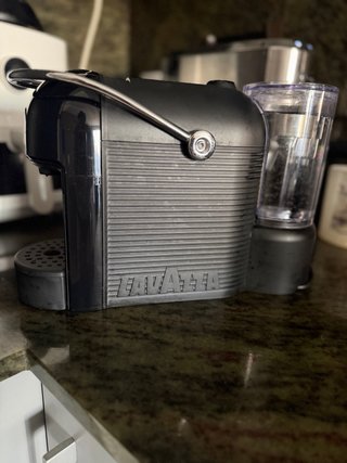 Cafetera Lavazza Jolie Evo Negra A Modo Mio