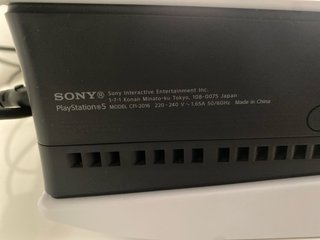 PlayStation 5 Slim CFI-20xx + 2 mandos