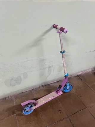 Patinete infantil morado y azul