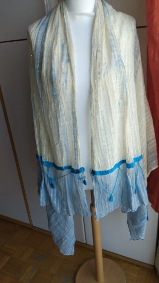 Sciarpa estiva bianca e blu