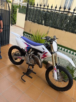 Yamaha YZ125 50th Aniversario 27h