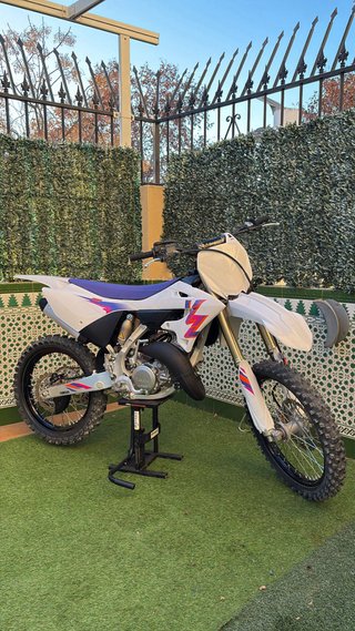 Yamaha YZ125 50th Aniversario 27h