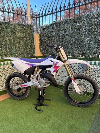 Yamaha YZ125 50th Aniversario 27h