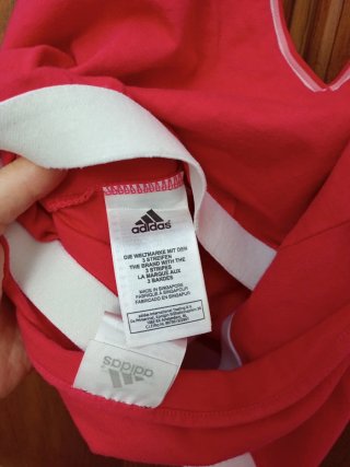 Top sportivo fucsia Adidas