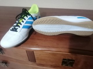 Zapatillas Adidas Fútbol Sala Blancas y Azules