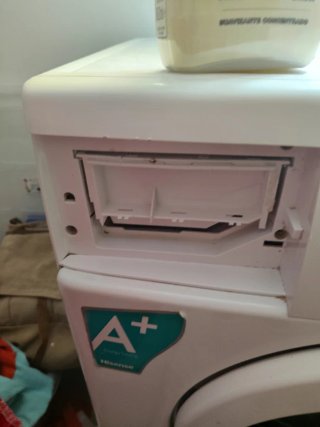 Nevera Telefunken y lavadora 8kg antiguas.