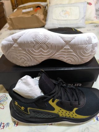 Zapatillas Baloncesto Under Armour Negras Doradas