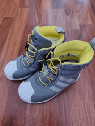 Botas montaña niño Adidas gris multicolor