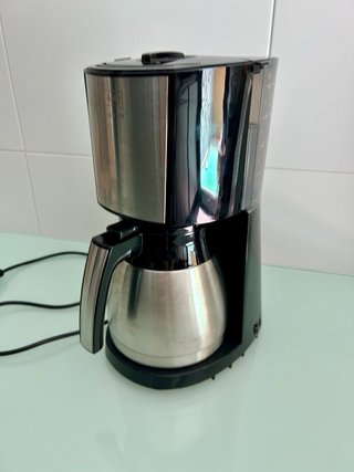 Cafetera Melitta Enjoy Top con jarra térmica.