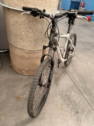 Bicicleta de Montaña CXR Blanca y Negra