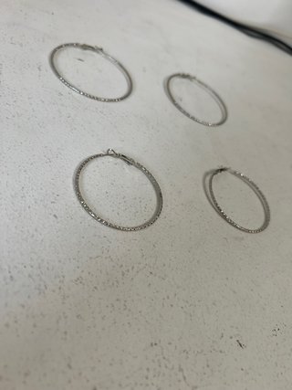 Pendientes de mujer ovalados de aros plateados