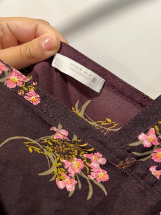 Vestido floral Zara burdeos y rosa