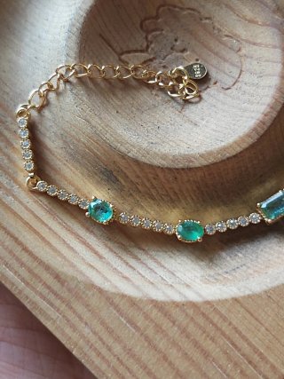 Pulsera de esmeraldas naturales
