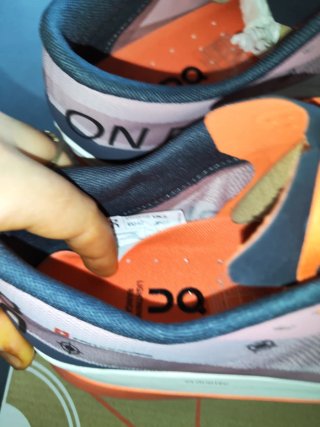 Zapatillas On Running Naranja y Rosa