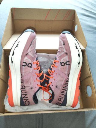 Zapatillas On Running Naranja y Rosa