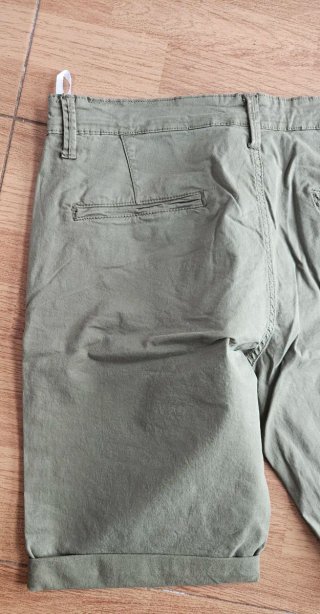 Pantalón corto hombre verde