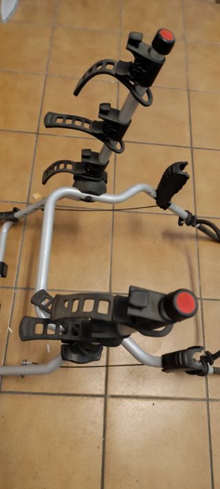 Portabicicletas Thule para maletero