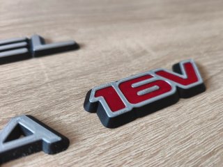 Insignias Opel Calibra 16V plateado Logo