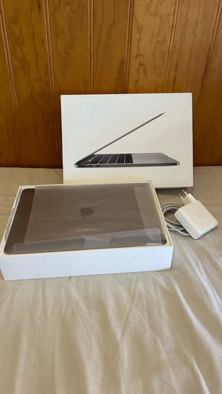 MacBook Pro 13" (2017) - Gris Espacial