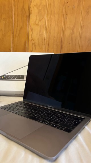 MacBook Pro 13" (2017) - Gris Espacial