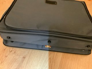 Portatrajes Samsonite Gris