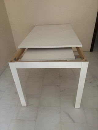 Mesa de comedor extensible blanca